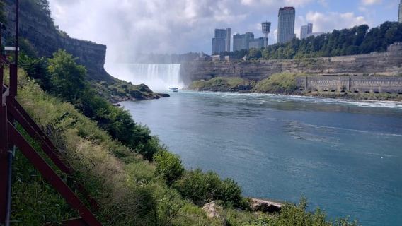 Niagara, USA: tour invernale avventuroso alla Grotta dei Venti