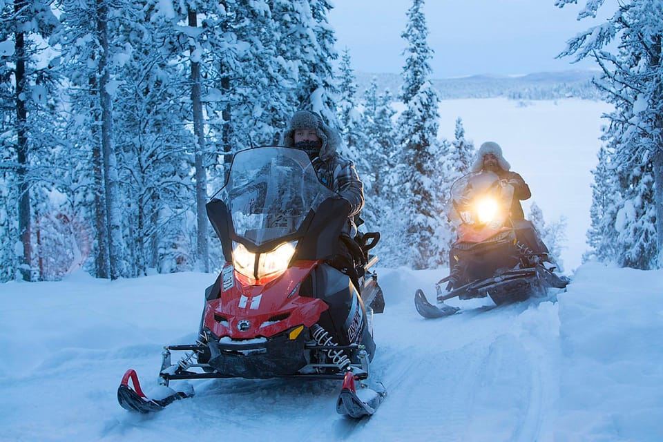Kiruna: Northern Lights Snowmobile Tour with Transfer
