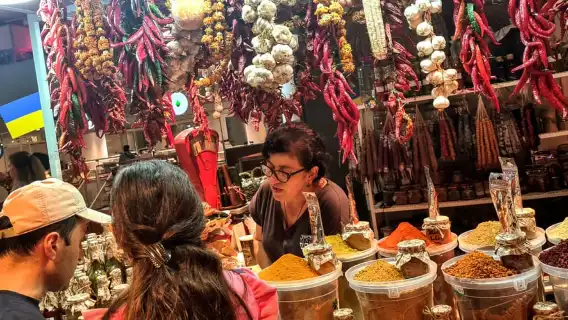 ลิ้มรสทบิลิซี - เดินชิมอาหารและเครื่องดื่มแสนอร่อยในทบิลิซี