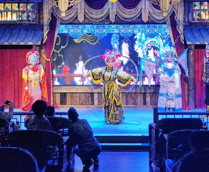 【重慶非遺體驗】重慶1941茶館·戲院互動沉浸式演出川劇變臉【川劇絕活變臉吐火／川渝民俗竹琴／非遺傳承】