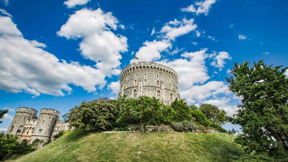 UK 1-day tour to Bath, The Roman Baths, Stonehenge, and Windsor Castle