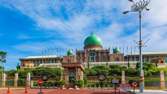 馬來西亞全境  馬來語地陪導遊  展會翻譯        當地自由行地接  接機