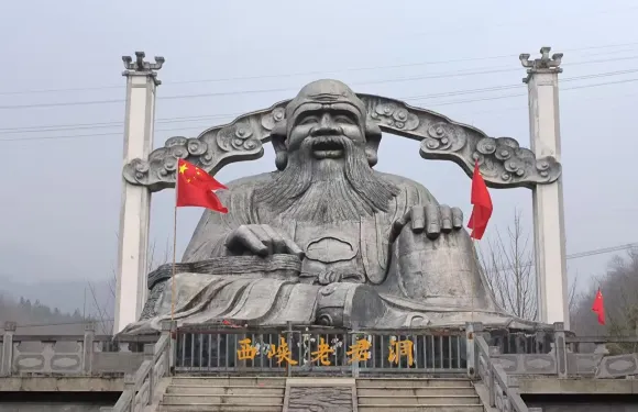 南陽市區包車來回｜老君洞一日遊（多車型可選）