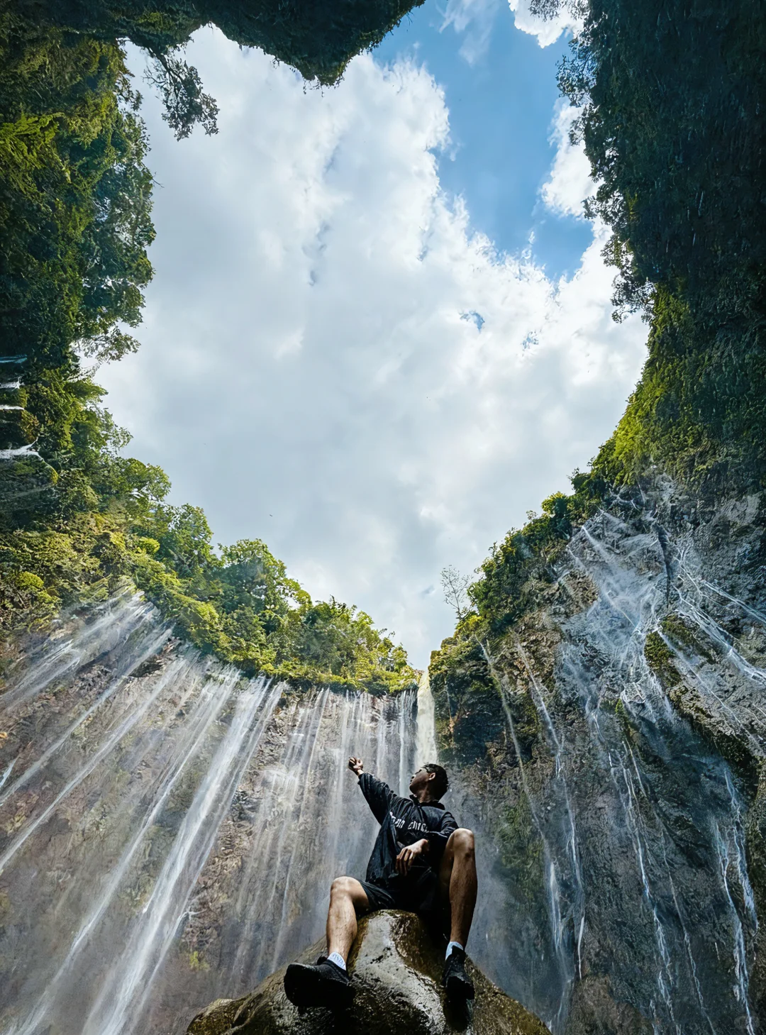 Surabaya Sewu Waterfall 1-Day Tour All-Inclusive [Booking Available for One Person/Private Vehicle/Join-in Tour/Bromo Volcano]