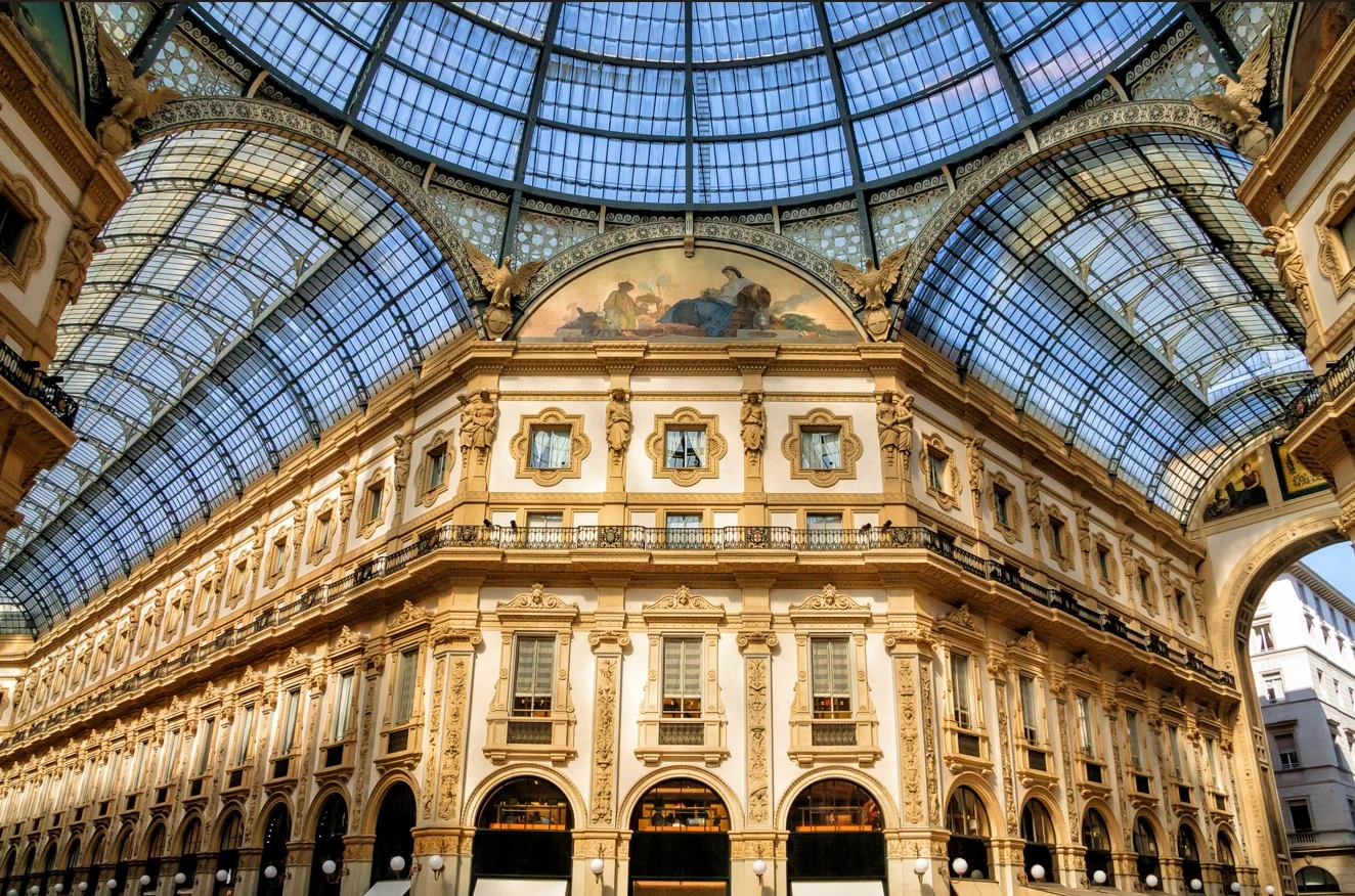 Sforza Castle + Milan Cathedral + Galleria Vittorio Emanuele II [Chinese-speaking Driver Guide]