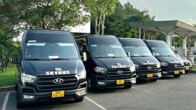 Traslados en limusina de lujo: Aeropuerto de Noi Bai / Ciudad de Hanói - Ha Long (ida y vuelta)