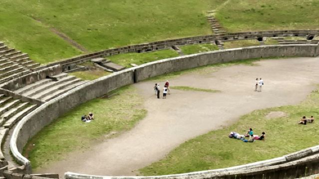 Pompei: Visita Guidata + Trasferimento di Andata e Ritorno da Napoli