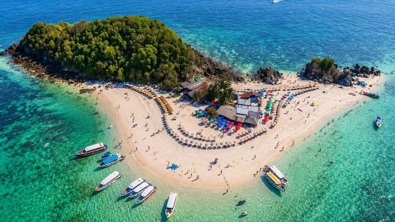 Phuket: Prywatna jednodniowa wycieczka motorówką na 3 wyspy Khai i wyspę Rang Yai ze snorkelingiem