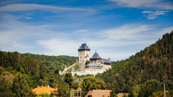 Prague Karlštejn + Kubu Konopiště lawatan sehari - Pilihan terbaik