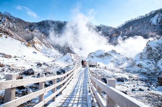 Hokkaido Noboribetsu 1-day tour | Winter snowy scenery snowmobile