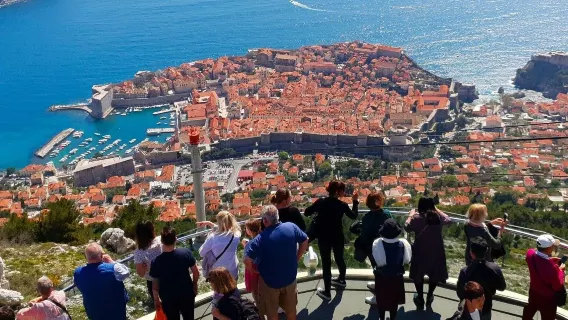 Passeio de meio dia com panorâmica de carro e caminhada pela cidade antiga em Dubrovnik, Croácia