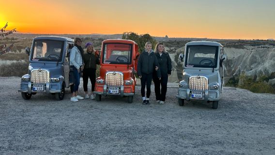 Kapadokya Retro Araba Turu: Güvercinlik Vadisi, Aşk Vadisi, Zelve ve Paşabağ