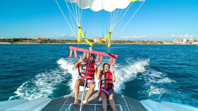 ทัวร์ 1 วัน พัทยาและเกาะล้านแบบไปเช้าเย็นกลับ [รวมบริการรับส่งจากโรงแรม + ล่องเรือ + กิจกรรมต่างๆ]