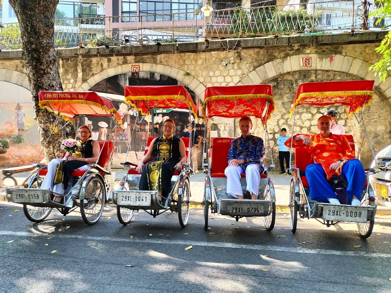 Special Package: HANOI CULTURAL DISCOVERY TOUR ("5 in 1" 4 hours)