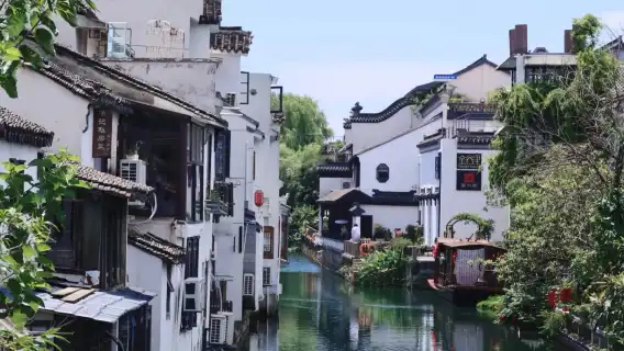 Suzhou One Day Discovery : Unveil the secret of Master of Net's Garden, Experience the Handmaking Course with Local Market Food Tour