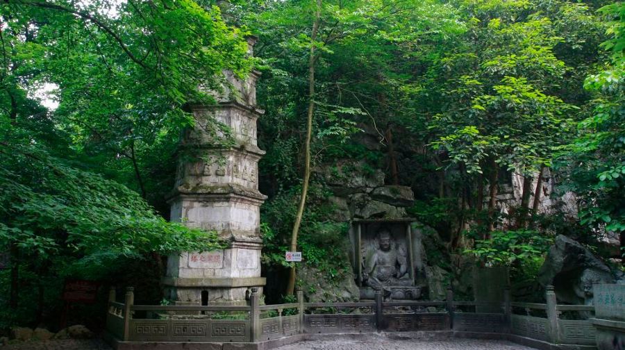 浙江杭州靈隱寺導覽講解/ 1對1VIP獨立成團/10人內精緻小團（拼團含靈隱飛來峰入場門票+靈隱寺入場門票）