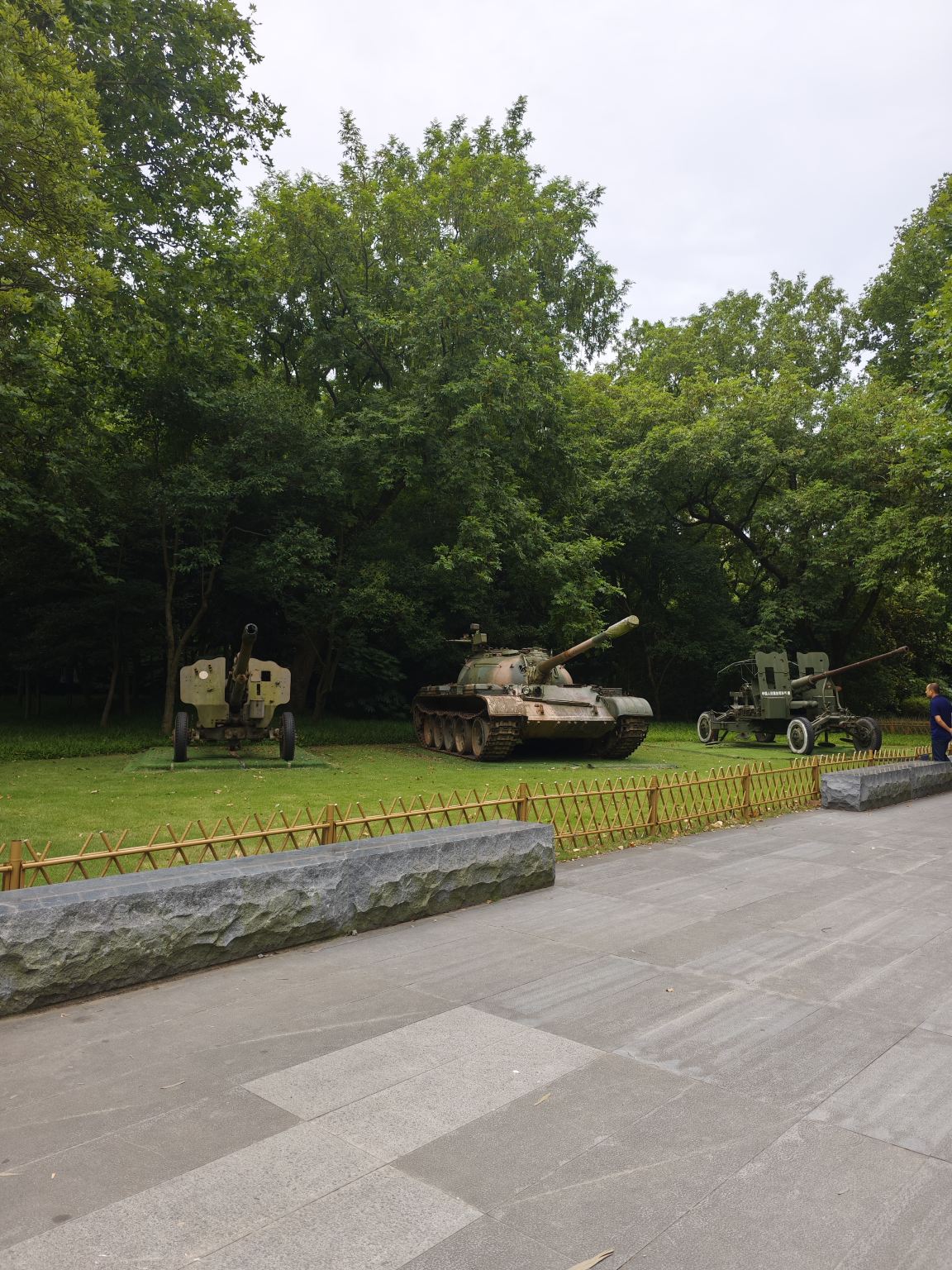 ทัวร์ครึ่งวันเส้นทางสีแดง: สวนอนุสรณ์สงครามต่อต้านเซี่ยงไฮ้และอนุสรณ์สถานสงครามต่อต้านเซี่ยงไฮ้ พร้อมการบรรยายด้วยไกด์