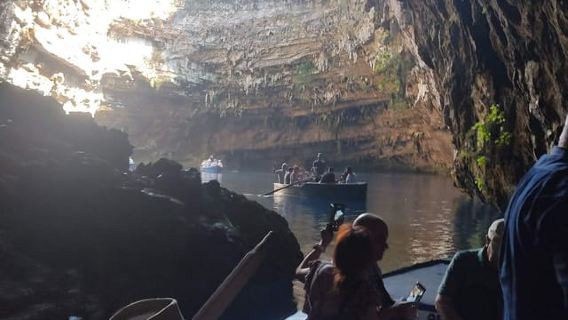 Kefalonia: Tagesausflug zum Melissani-See, zur Drogarati-Höhle und nach Antisamos