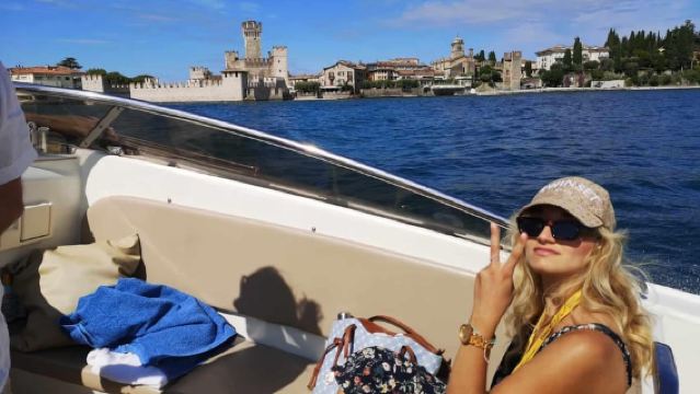 Desenzano: เดินเล่นชมพระอาทิตย์ตกและล่องเรือพร้อมเครื่องดื่มบนเรือ