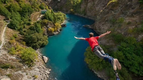 Queenstown: Kawarau Bridge Bungy - World's First Bungy!
