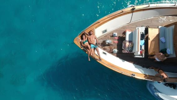 Forio: Ischia Island Boat Tour with Local Lunch and Swimming