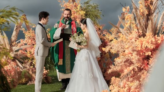 麗江旅拍【目的地旅行婚禮+婚紗照/玉龍雪山草坪婚禮/旅行微電影/婚前影像】
