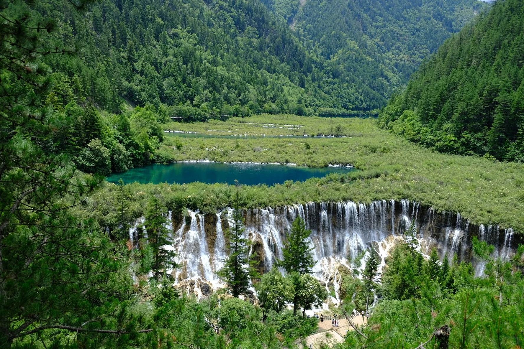 Huanglong Scenic Area - Jiuzhaigou shuttle bus (departure & return) with luxury van & comfortable bus options available