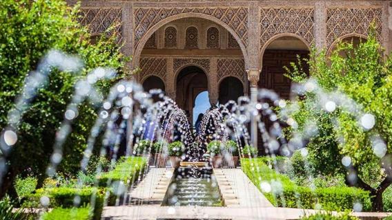 Alhambra from Seville with private transfer