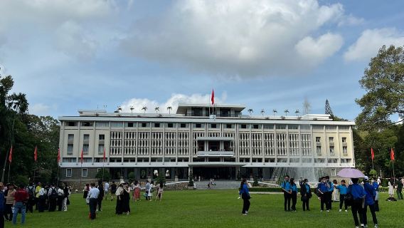 Lawatan Separuh Hari Sorotan Pagi Saigon