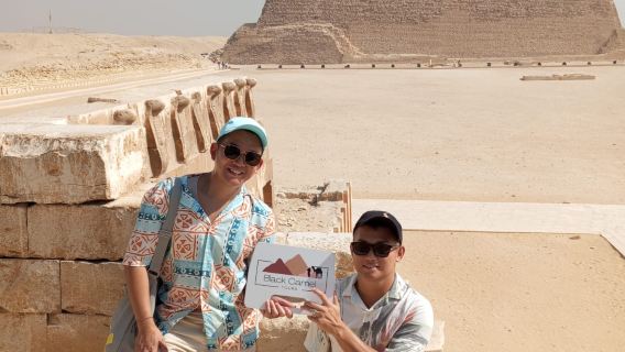 Privater Ganztagesausflug zu den Pyramiden von Gizeh, Sakkara und Memphis mit Mittagessen und privatem Transfer