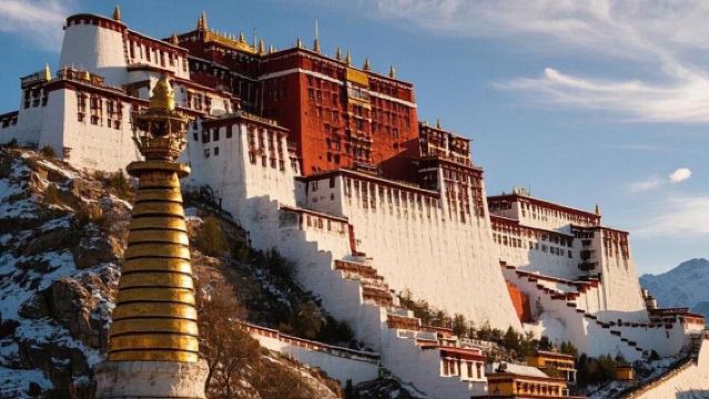 Lawatan Sehari Sewaan Peribadi ke {Istana Potala + Kuil Jokhang + Barkhor Street}: Lokasi Klasik Lhasa