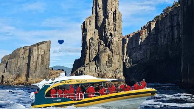 Excursión de un día en lancha de tres horas por Tasmania y Tasman desde Hobart