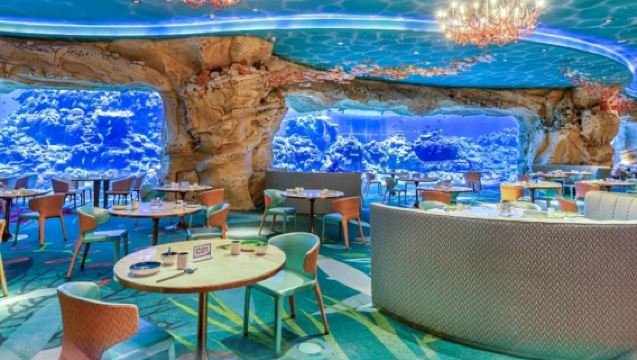 Restaurante Coral del Hotel Chimelong Spaceship [El restaurante Coral se encuentra dentro del parque Spaceship, se requiere entrada al parque Spaceship para acceder al restaurante]