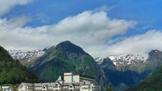 挪威卑爾根-沃斯-松恩峽灣-弗洛姆-可訂製【中文包車自由行】