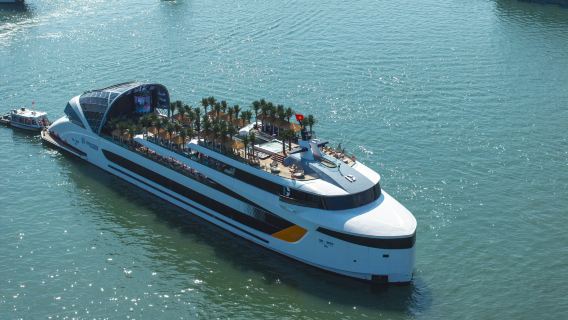 ทัวร์วันเดียวเรือสำราญ Dolphin: การเดินทางพรีเมียมสู่อ่าวหะล็อง ถ้ำซุงซ็อต และเกาะติต๊อป