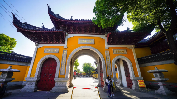 Shanghai departure: Lion Grove Garden(Shizilin Garden) + Pingjiang Road + Hanshan Temple private charter 1-day tour