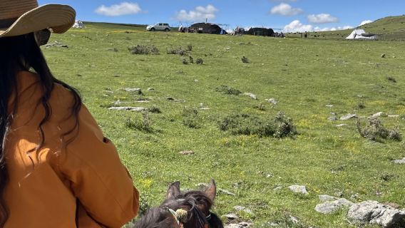 Horseback trek through Tagong Gerima Village + immersive Tibetan experience 1-day tour [horse riding tour]