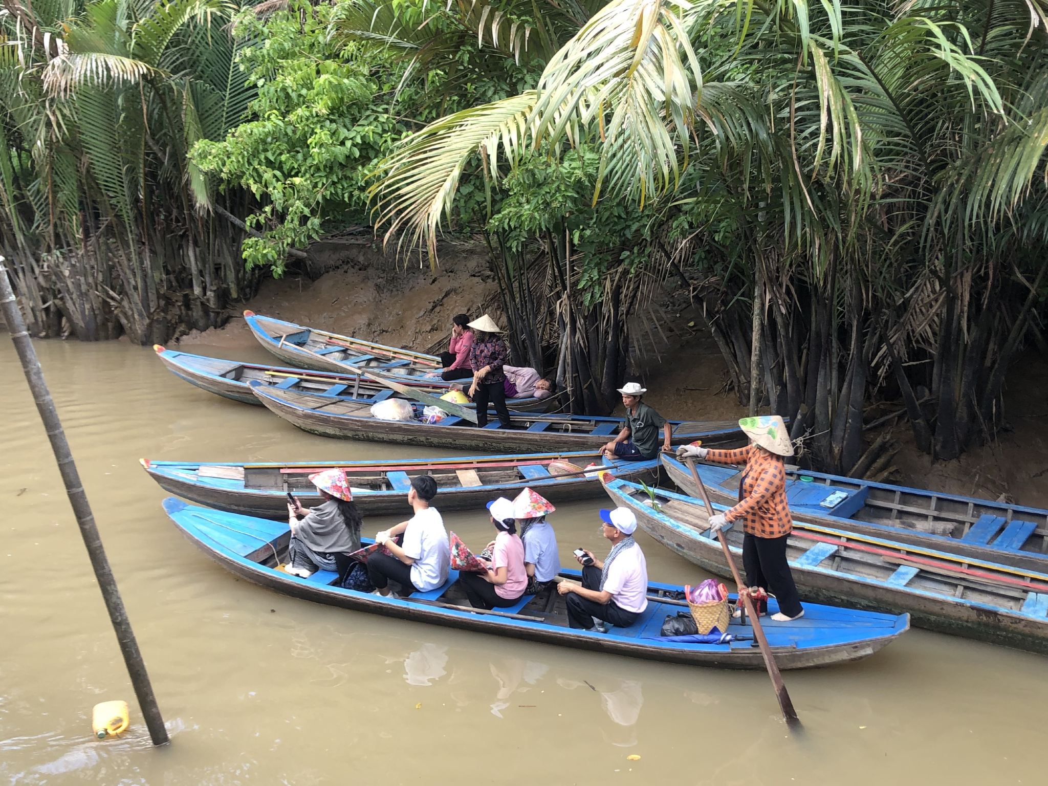 Kleine Gruppen in Chinesisch und Englisch buchbar, Tagesausflug zur doppelten Erkundung der Tunnel von Củ Chi und des Mekongdeltas in Ho-Chi-Minh-Stadt