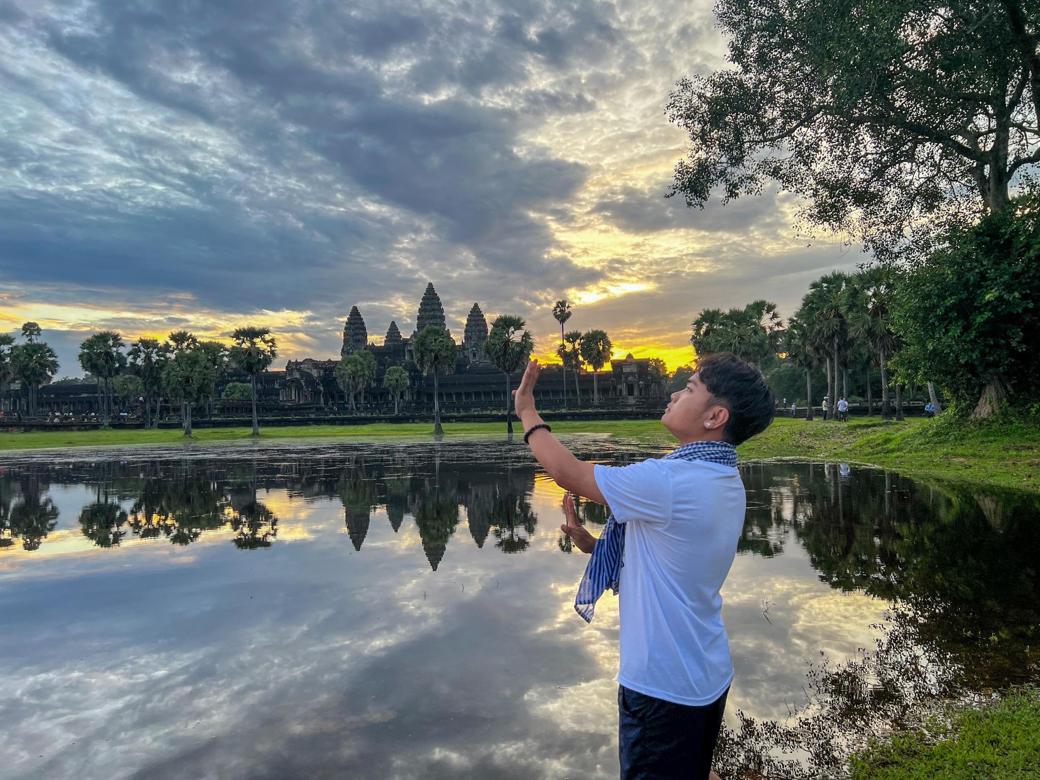 Angkor Wat Small Group Sunrise Tour with Breakfast from Siem Reap 