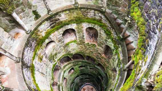 Sintra, Cascais, Istana Pena & Quinta da Regaleira: Perjalanan Sehari dari Lisbon