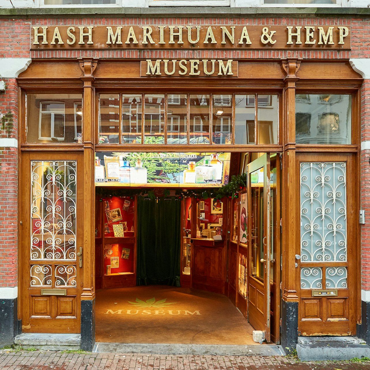 Hash Marihuana & Hemp Museum: Entry Ticket + Audio Guide