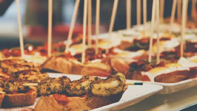 Valencia Traditional Food Tour with Four Tastings