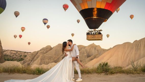 Cappadocia: Photoshoot Experience in Cappadocia with Flying Dress with hotel pick and drop