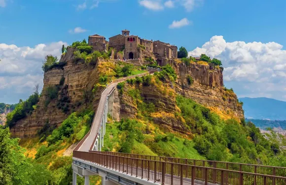 意大利托斯卡納一日遊【白露里治奧+蒙特普齊亞諾+羅馬來回】