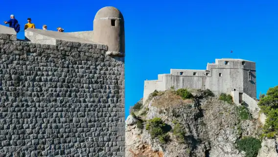 เมืองเก่าดูบรอฟนิก + ปราสาทเก่า + กำแพงเมือง + ท่าเรือดูบรอฟนิก [เส้นทางเหมารถ]