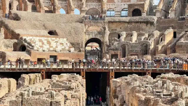 Rome: Colosseum, Palatine Hill and Roman Forum Guided Tour