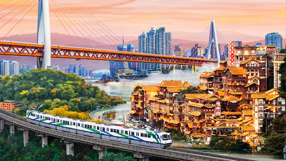 Tagesausflug in Chongqing mit Reiseleiter: Yangtse-Seilbahn + Schwebebahn durch Gebäude + Hongyadong + Porzellan-Stadt - Kinder frei