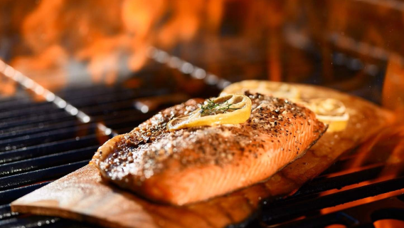 フィンランド ロヴァニエミ発 ラップランド氷上釣り体験【日本語カスタマーサポート+英語ガイド】