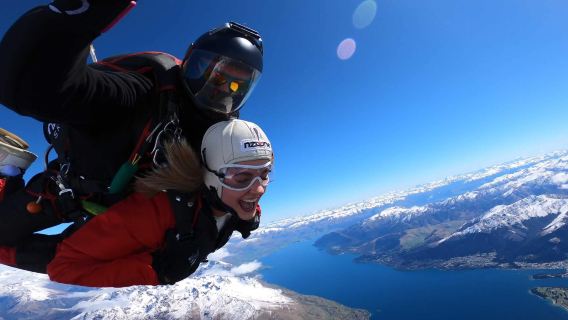 Опыт прыжка с парашютом в Квинстауне (предоставляется NZONE)