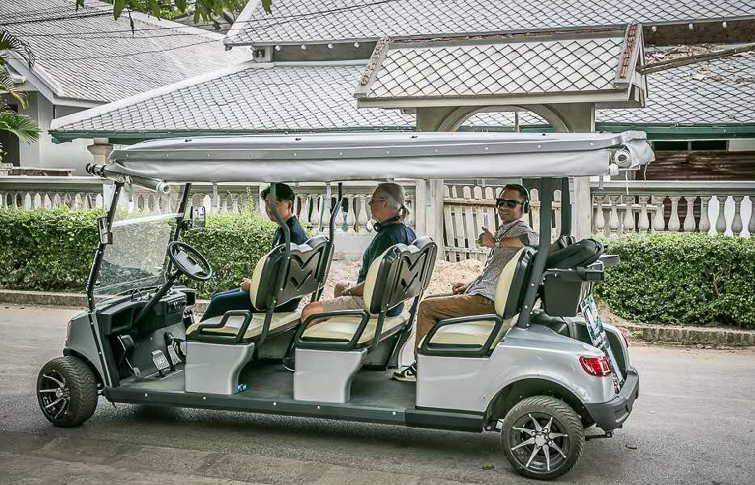 Luang Prabang: 1-Hour Cultural Heritage Audio Guide Tour with Hotel Pickup